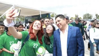 Gobierno de San Luis Potosí amplía oportunidades para juventudes con programas de educación y transporte