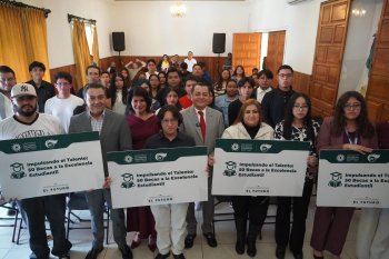 UTH y gobierno de San Martín Texmelucan entregan 50 becas y proyectan 100 apoyos para el próximo cuatrimestre