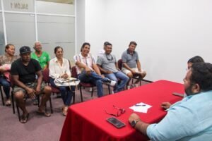 Gobierno de Guerrero y comunidad de Puerto Marqués acuerdan trabajar juntos para impulsar el turismo en verano