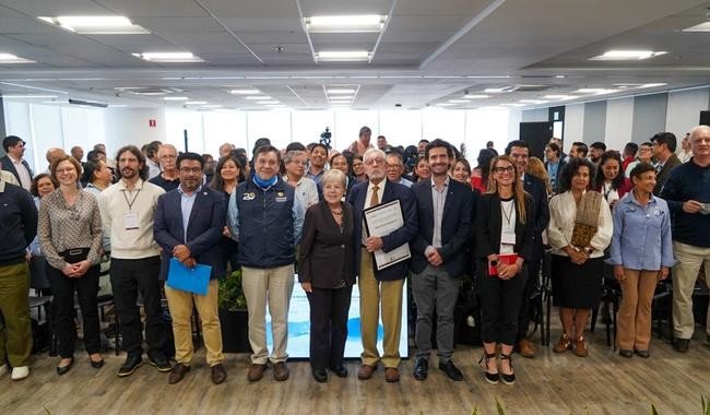 Semarnat y UNESCO clausuran reunión de reservas de biosfera; reconocen trayectoria de Sergio Guevara