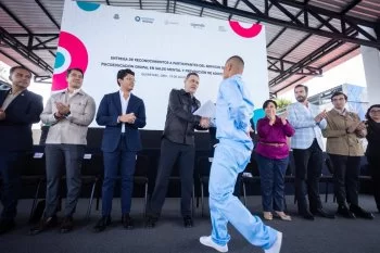 Gobernador de Querétaro entrega reconocimientos a reos próximos a libertad por programa de salud mental