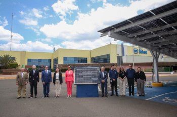 Gobernadora inaugura paneles solares en GM Silao y arranca Canje de Armas en Salamanca