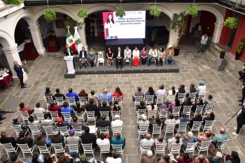 IPAM entrega 100 apoyos y 50 visas para migrantes poblanos; reunifica familias tras 20 años