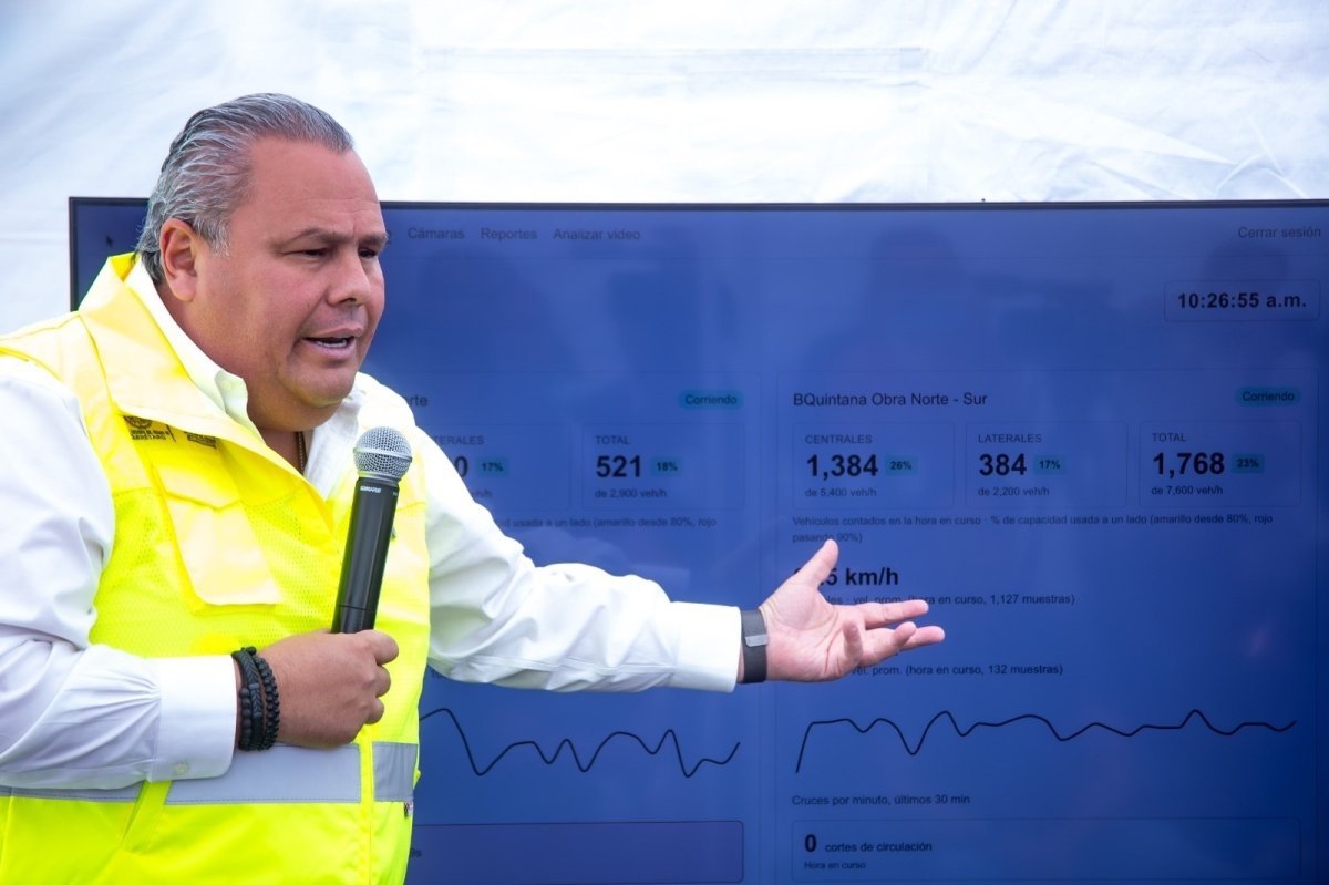 Nuevo cierre de carriles en Bernardo Quintana por obras del Tren México-Querétaro