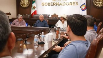 Gobierno de Baja California Sur impulsa comercialización de calamar en Mulegé