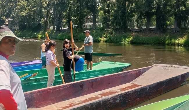 Proyecto ‘Mujeres sobre acallis en el lago’ rescata tradición chinampera en Xochimilco