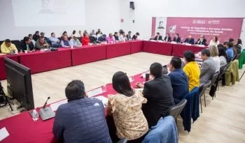 ISSSTE desmiente a CNTE: sí atendió a maestros de Guerrero y Oaxaca, asegura Martí Batres