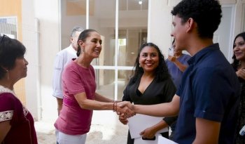Sheinbaum anuncia condonación de deudas y entrega de viviendas en Quintana Roo