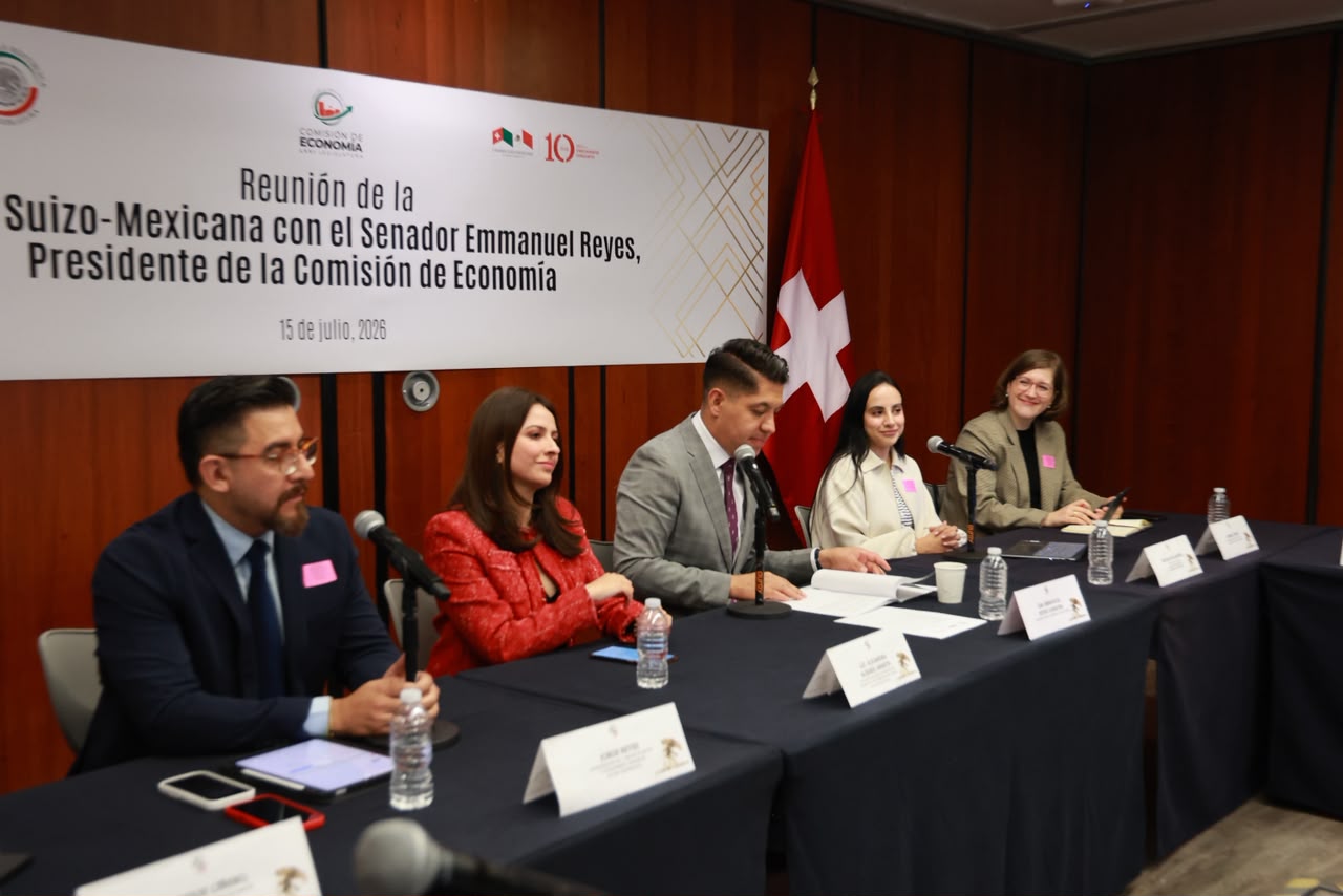 Legislador mexicano y empresas suizas acuerdan colaboración para fortalecer sistema de salud