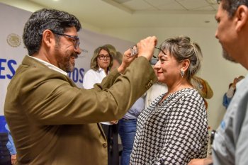 Entrega DIF Estatal 204 apoyos auditivos y visuales en Ciudad Juárez