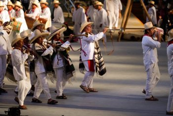 Guelaguetza 2026 arranca con llamado a la hermandad y diversidad cultural de Oaxaca