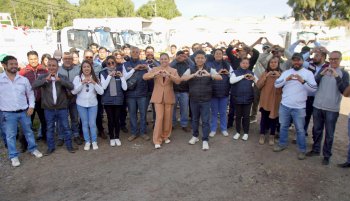 Programa "Agua para el Bienestar" entrega pipas gratuitas sin fines políticos en Puebla