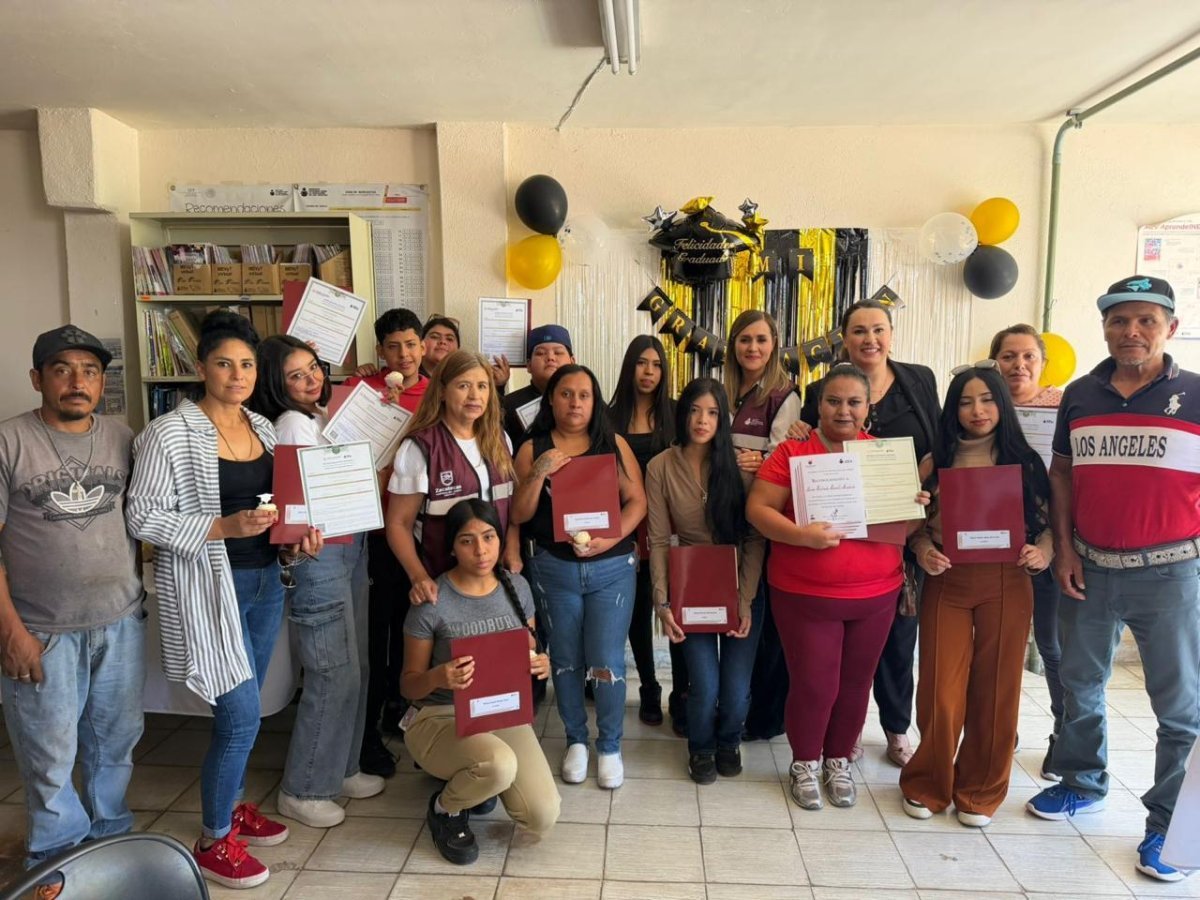 IZEA mantiene puertas abiertas en vacaciones para atender a zacatecanos sin primaria o secundaria