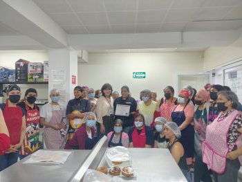 Gobierno de Zacatecas impulsa empoderamiento económico femenino con taller de repostería