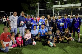 Secretaría de las Mujeres clausura torneo de futbol comunitario en Colón