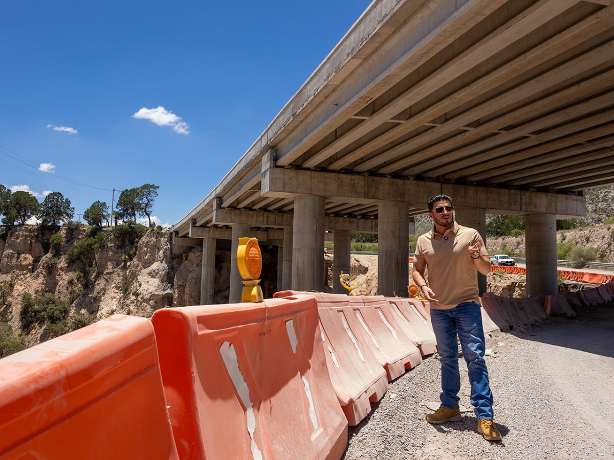Gobernador de Nuevo León supervisa puentes clave de la Carretera Interserrana en Galeana