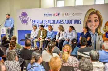DIF Estatal entrega 1,385 auxiliares auditivos y 877 lentes en todo el estado