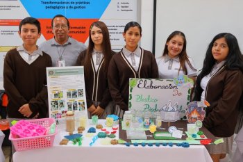 Estudiantes de Acámbaro ganan primer lugar estatal con plástico biodegradable que se degrada en 21 días