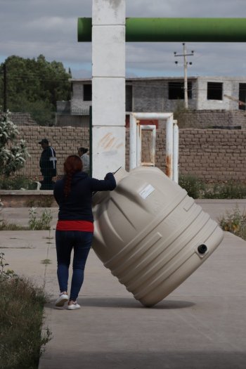 Gobierno de Zacatecas entrega tinacos y calentadores solares a familias de 14 municipios