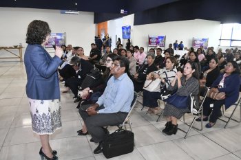 Realizan talleres para capacitar a evaluadores de planes de estudio en salud en Puebla