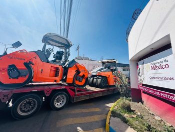 SICT refuerza conservación carretera en SLP con nuevos compactadores