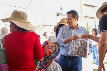 Entregan Lechetón en San Miguel Canoa y refrendan compromiso con espacios deportivos