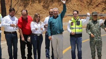 Michoacán rehabilita 2,200 km de carreteras sin deuda pública, anuncia gobernador