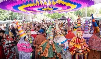 Veracruz llena Los Pinos con danzas, artesanías y saberes tradicionales