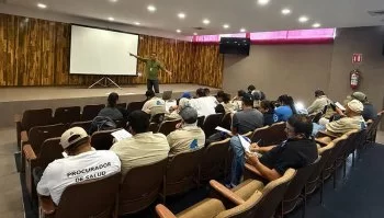 Capacitan a brigadistas en BCS para prevenir golpes de calor durante labores de campo