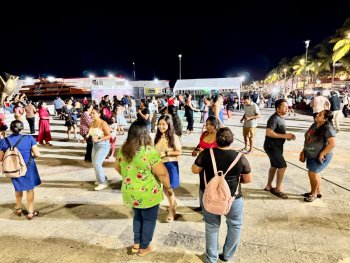 Familias y visitantes disfrutan de la tradicional 'Cana al Alire' en Cozumel