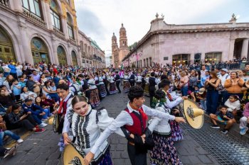 Arranca el 29 Festival Zacatecas del Folclor Internacional 2026 con desfile multicultural