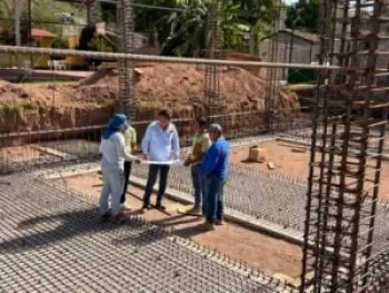 Director del IGIFE supervisa obras y diagnósticos en nueve escuelas de la Montaña