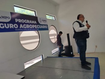 Guanajuato entrega 492 mil pesos a productores afectados por granizo en Romita