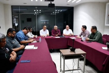Gobierno de BCS atiende a familias afectadas por incendio en Comondú