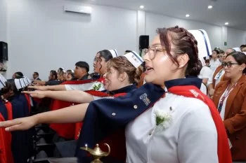 ISSSTEP reconoce a 25 pasantes de enfermería de la 11ª generación