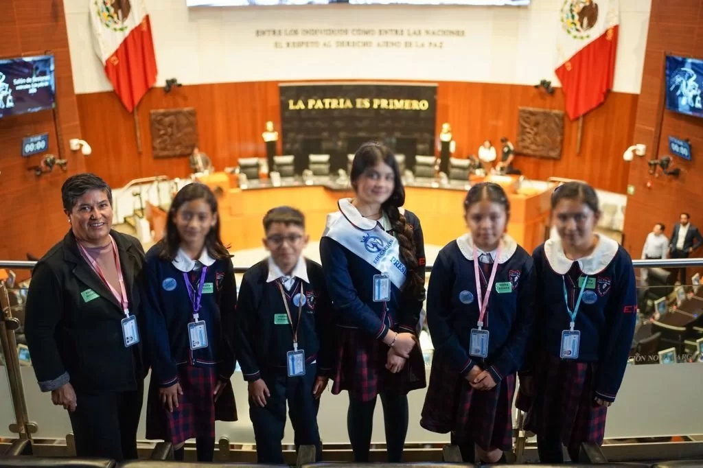 Estudiantes de Guanajuato refuerzan su formación cívica en viaje académico a la Ciudad de México
