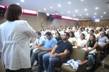 Capacitan a pasantes de salud para fortalecer servicios en Baja California Sur