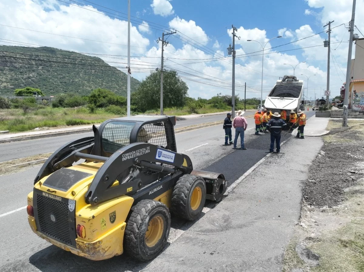 Bacheo emergente en San Juan del Río para mejorar la movilidad vial