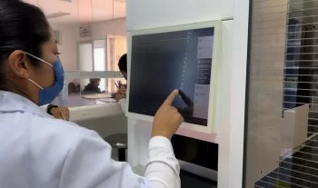 Aguascalientes moderniza hospitales públicos con robots para dispensar medicamentos