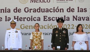 Sheinbaum preside graduación de 211 guardiamarinas; resalta confianza de México en la Marina