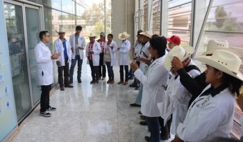 Estudiantes de Chapingo visitan el CNRG-INIFAP para conocer la conservación de recursos genéticos
