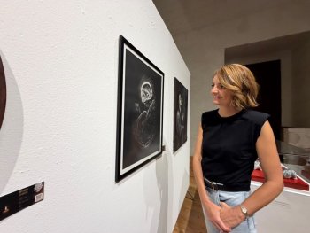 Inauguran exposición 'Galería Principal' en el CEART con medio centenar de artistas corporales