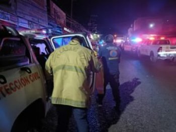 Controlan incendio en Mercado de Acapulco tras explosión de tanque de gas; no hay lesionados