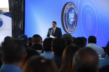 Entregan patrullas, uniformes y crean nuevas divisiones policiales en San Luis de la Paz