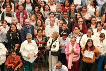 Reconocen a más de 200 bibliotecarios de Puebla en el Día del Bibliotecario