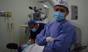 Recupera visión tras 23 años con catarata congénita gracias a cirugía del IMSS