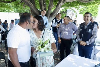DIF Estatal acerca servicios a familias de Santiago Maravatío en Encuentro Nuestras Familias