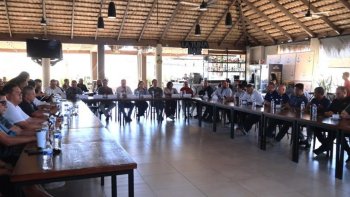 Gobierno de BCS y hoteleros de Los Cabos afinan protocolos ante temporada de lluvias y ciclones
