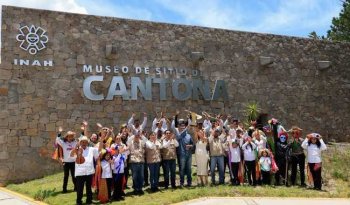 Cantona recibe trofeo de la Quiniela INAH y sella convenio con su Ayuntamiento