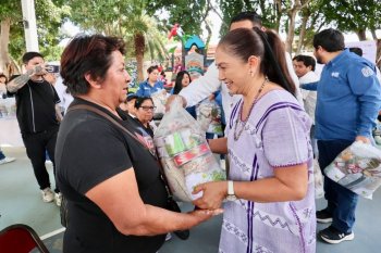 DIF Oaxaca lleva apoyos alimentarios y lentes a agencias de Oaxaca de Juárez
